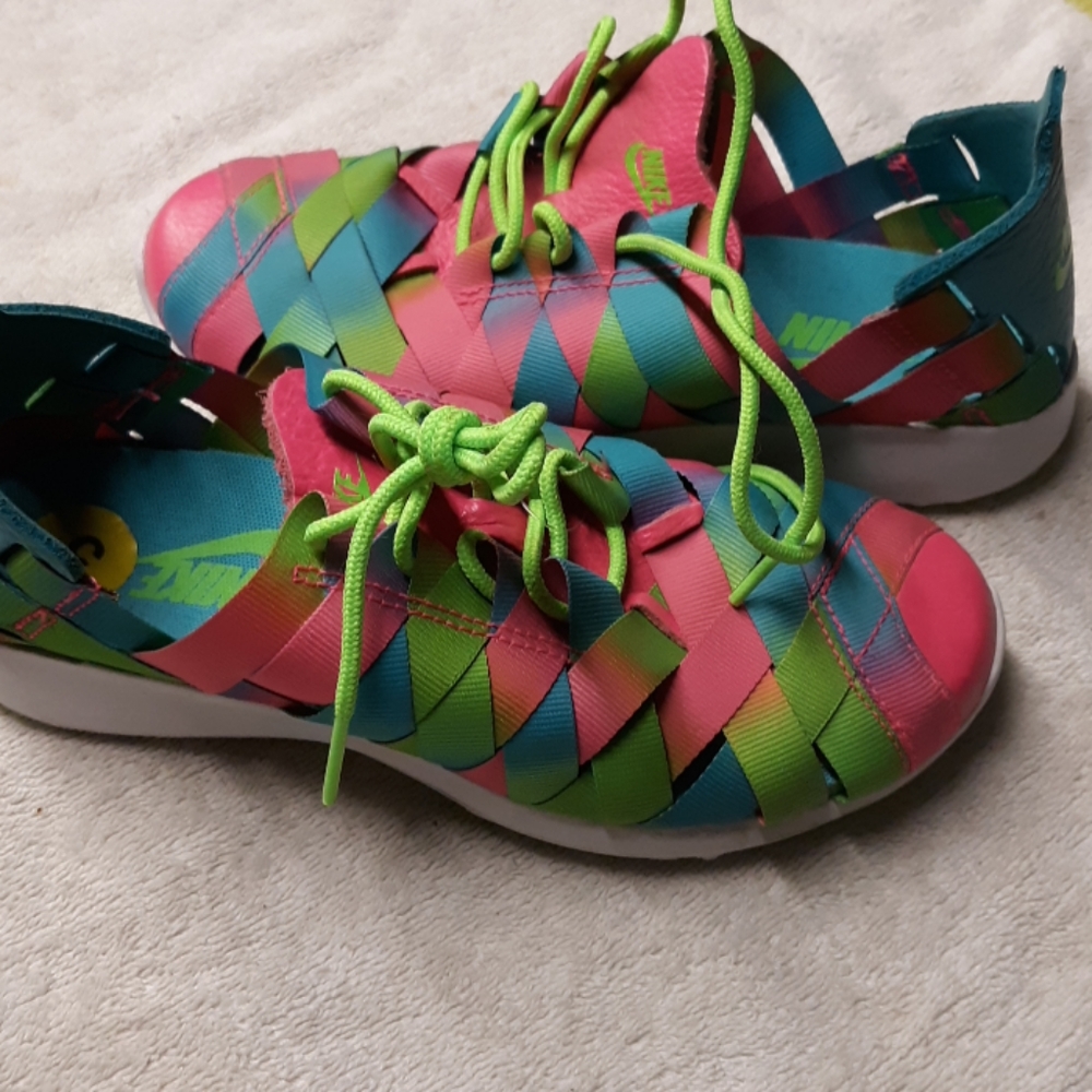 NIKE JUVENATE WOVEN PRM SHOES